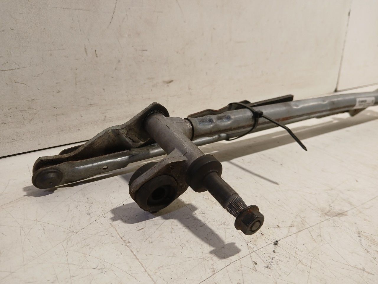 Ruitenwisser mechaniek voor Volkswagen Golf windshield wiper mechanism usado en Menorca foto 3