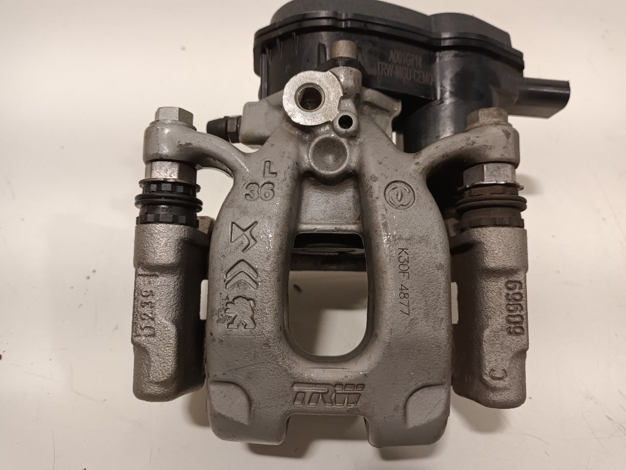 Remklauw links achter DS DS 3 caliper single usado en Menorca foto 5