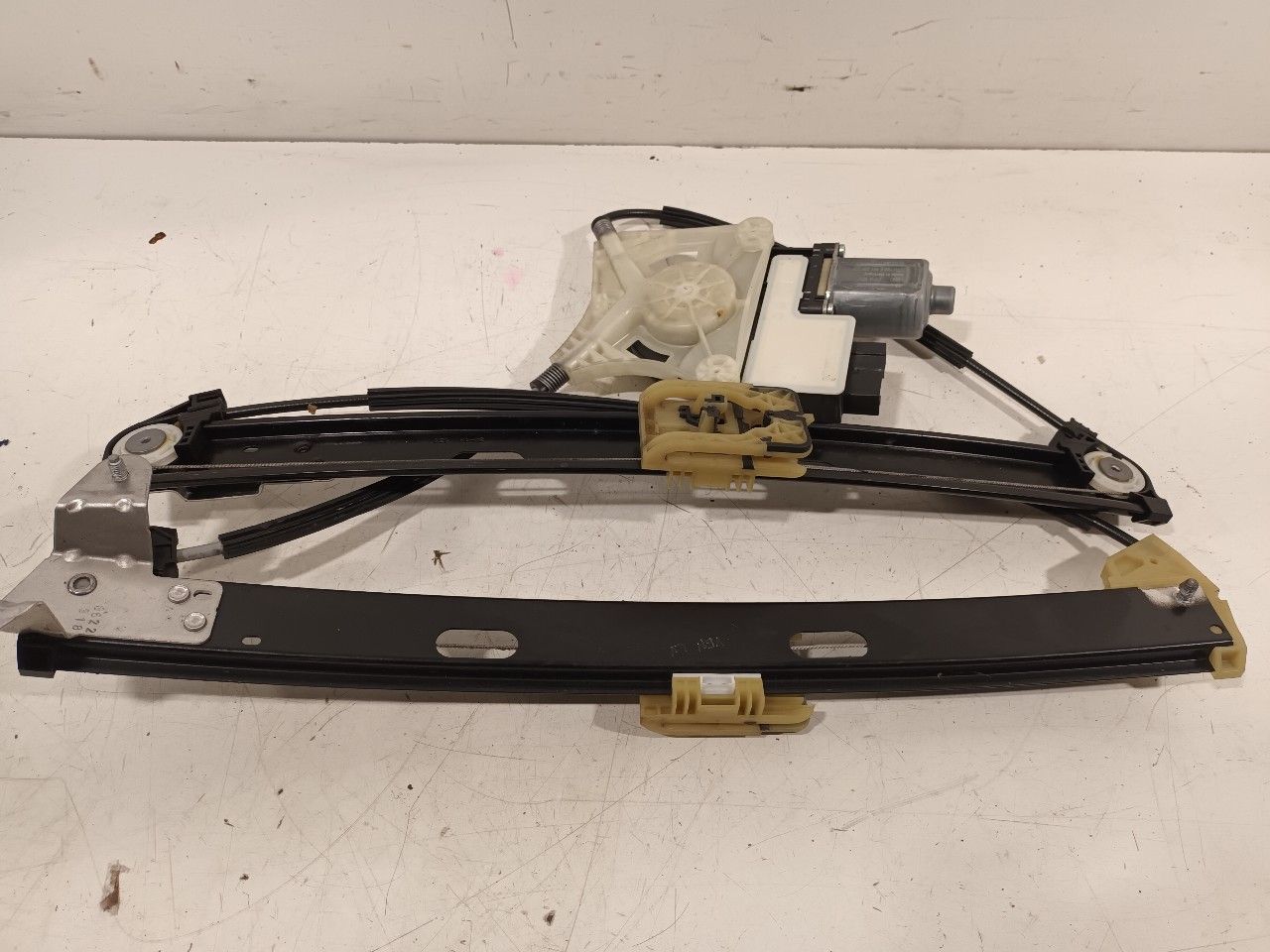 Raammechaniek elektrisch links voor Volkswagen Polo window mechanism usado en Menorca