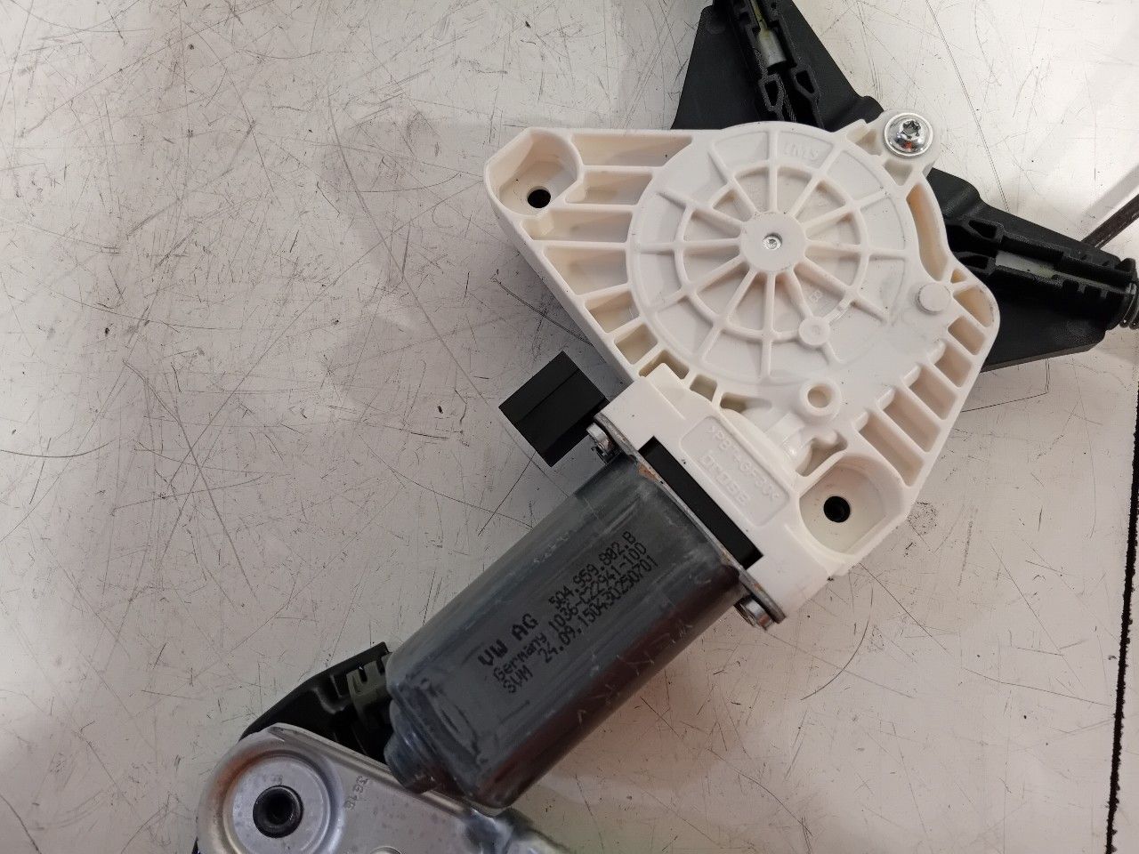 Raammechaniek elektrisch rechts voor Volkswagen Passat window mechanism usado en Menorca foto 3
