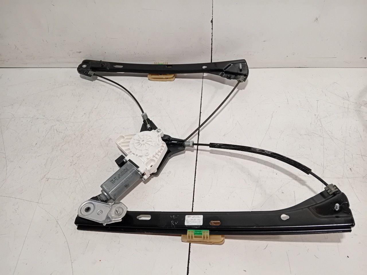 Raammechaniek elektrisch rechts voor Volkswagen Passat window mechanism usado en Menorca
