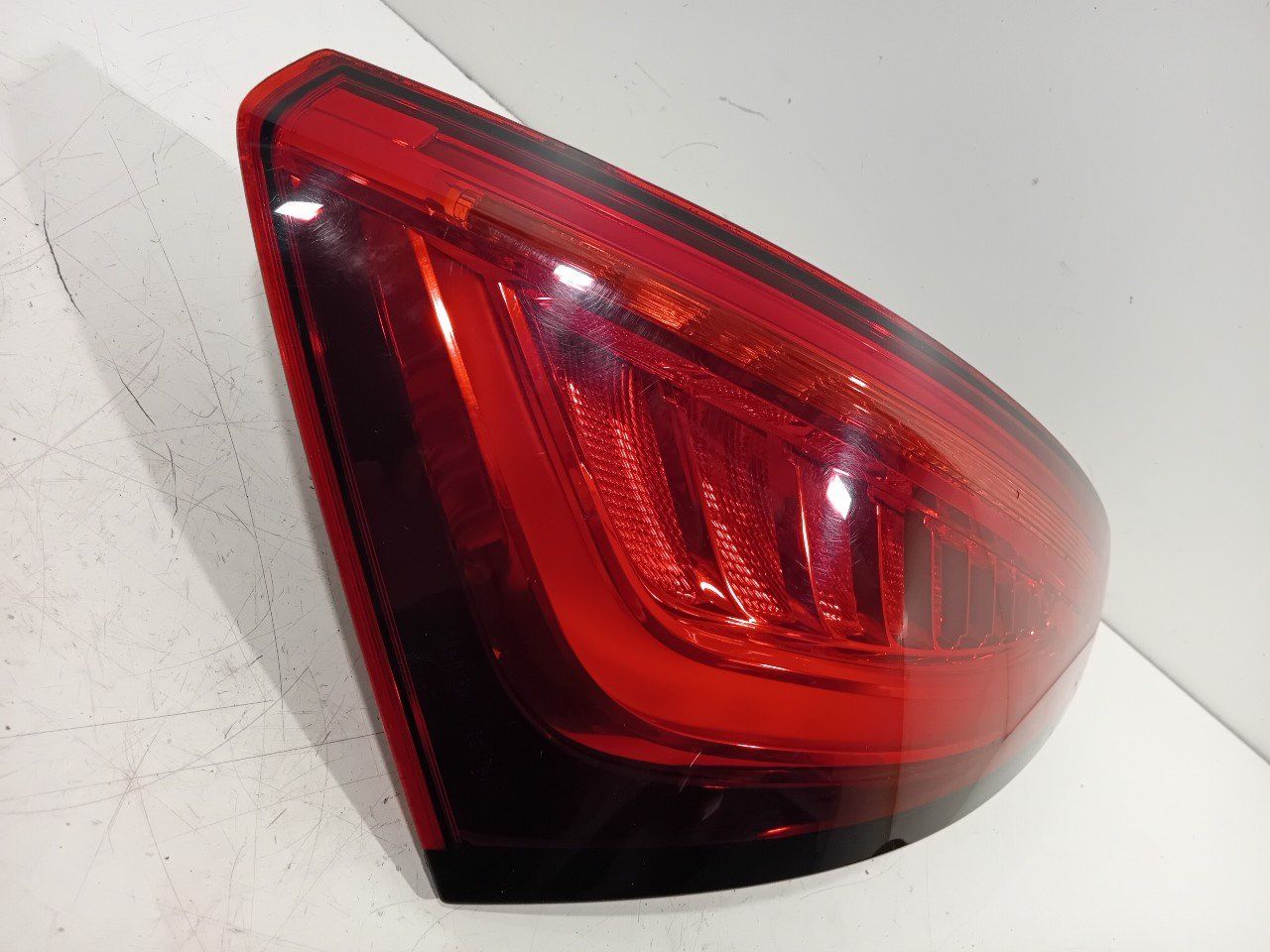 Achterlicht links buiten Audi Q5 tail light single usado en Menorca foto 2