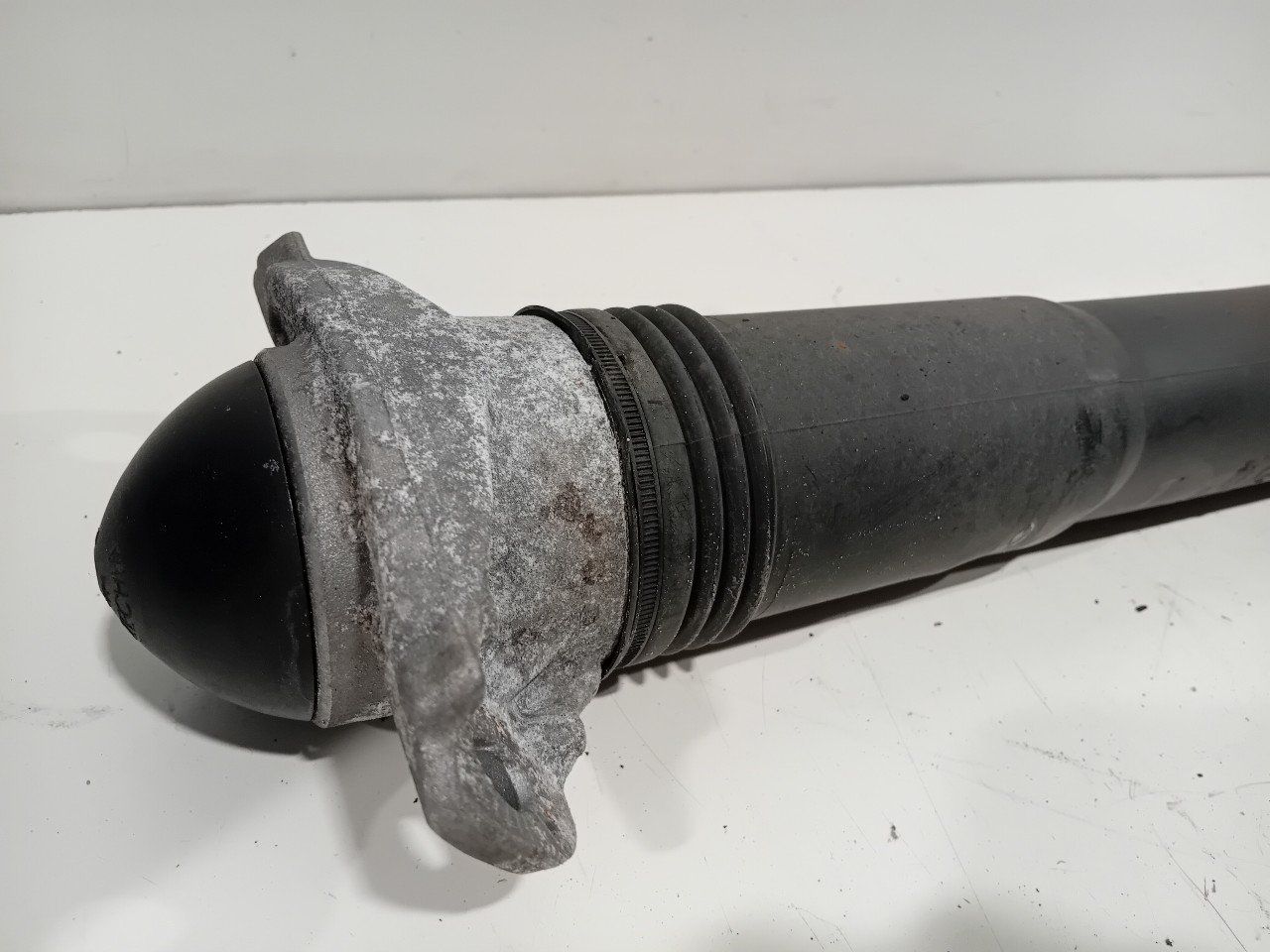 Schokbreker links achter Seat Ateca shock absorber single usado en Menorca foto 2