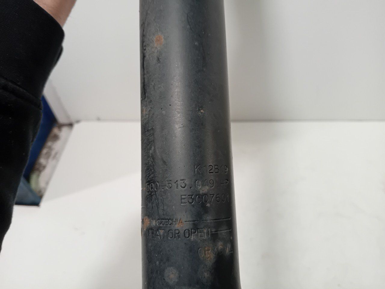 Schokbreker links achter Seat Ateca shock absorber single usado en Menorca foto 5