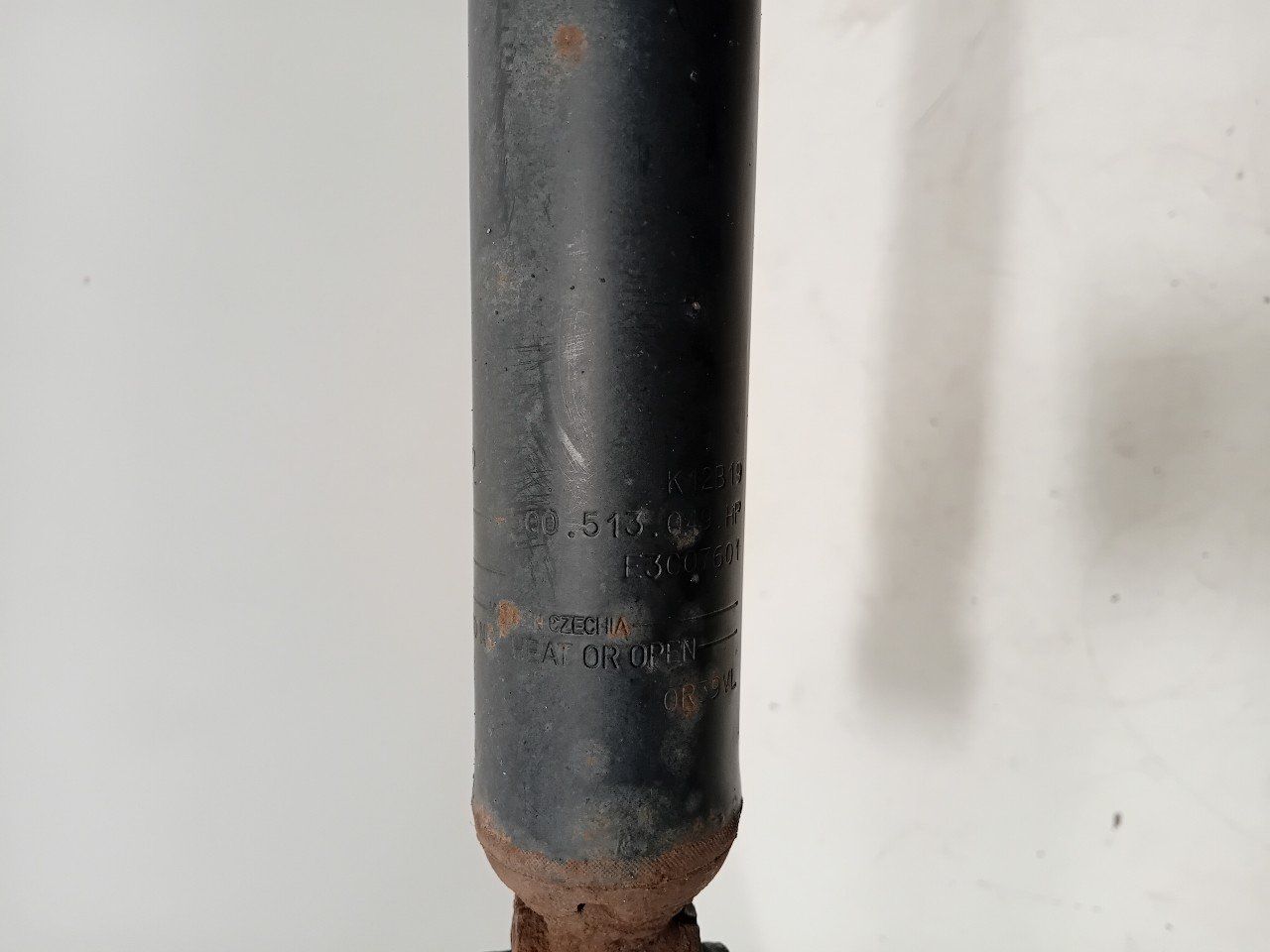 Schokbreker links achter Seat Ateca shock absorber single usado en Menorca foto 6