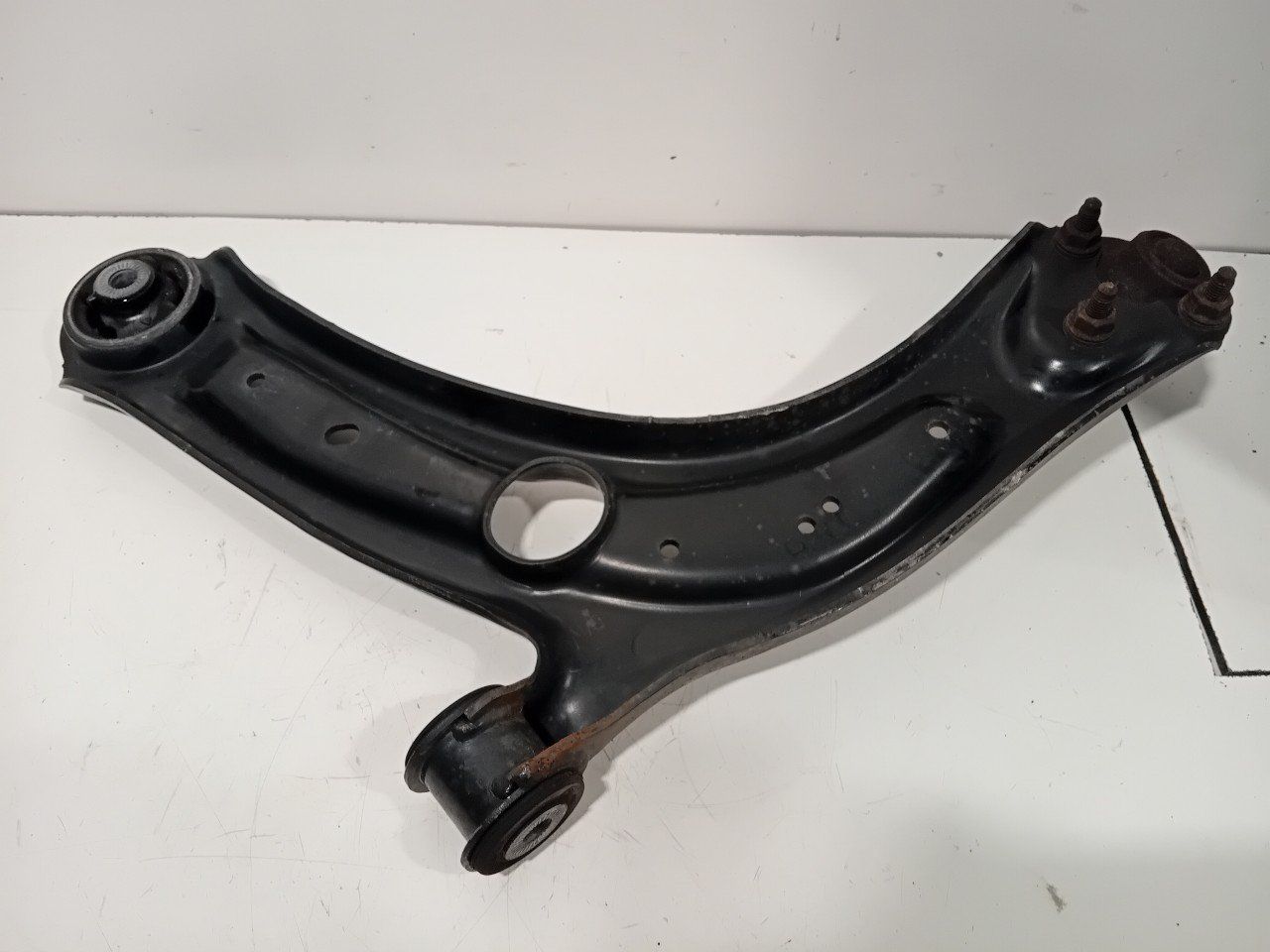 Draagarm rechts voor Seat Ateca support arm usado en Menorca foto 3