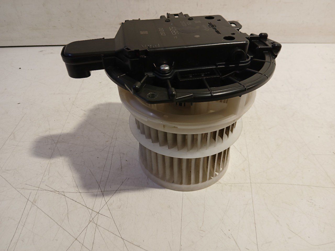 Kachel ventilator motor Toyota Prius heater engine booster usado en Menorca foto 2