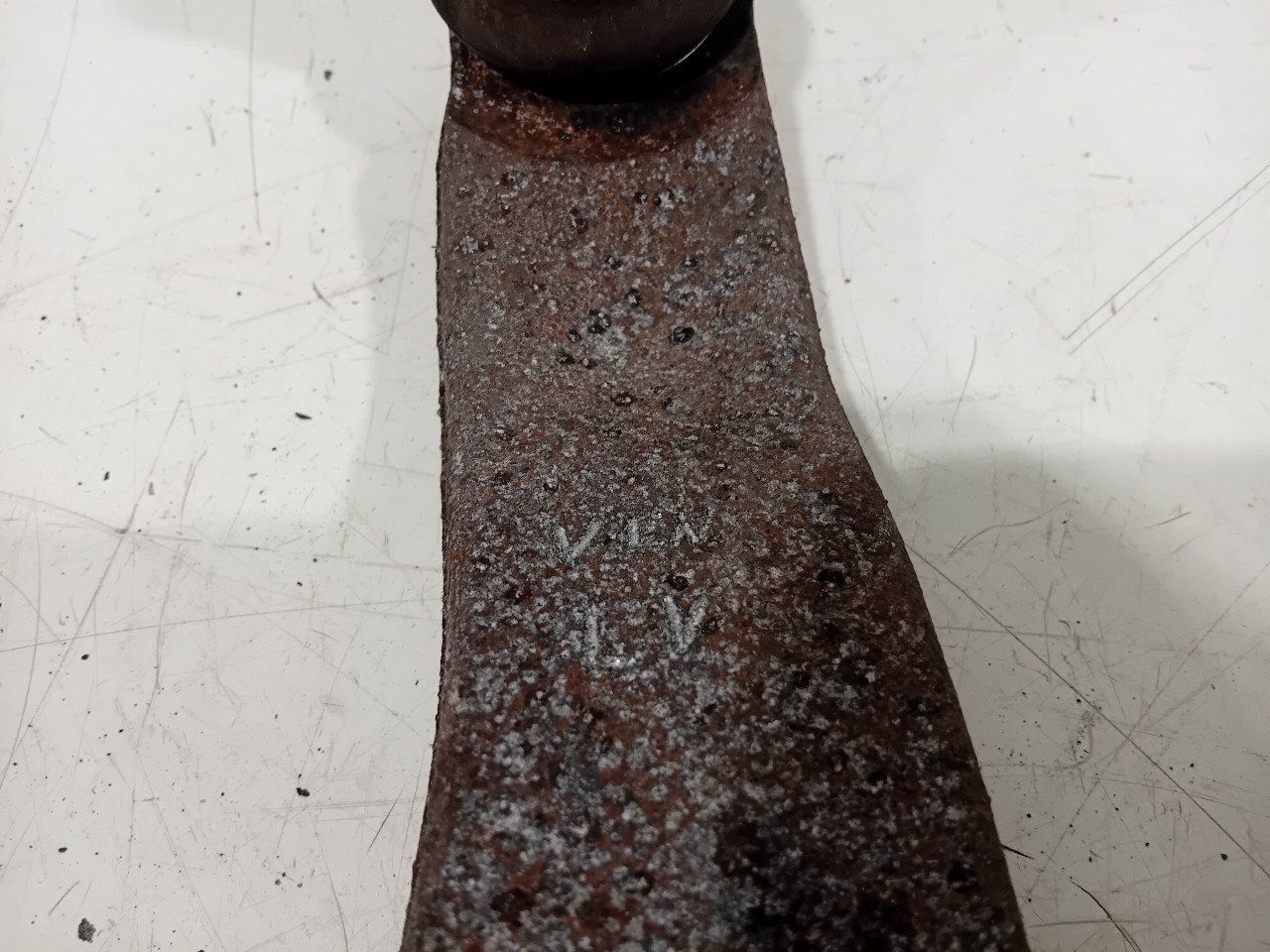 Draagarm links voor Volvo V60 support arm usado en Menorca foto 4