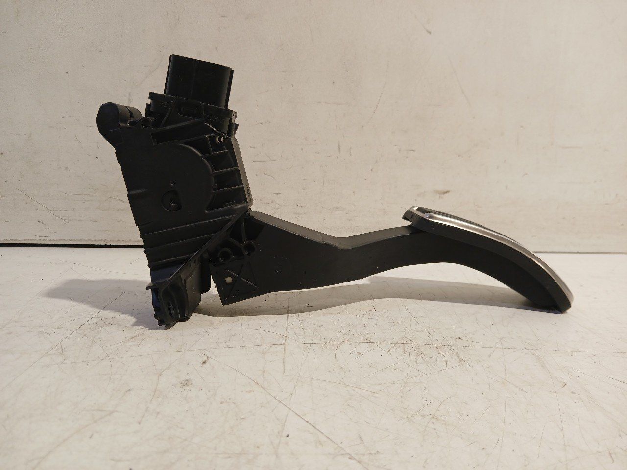 Gaspedaal Volkswagen Arteon gas pedal usado en Menorca foto 3