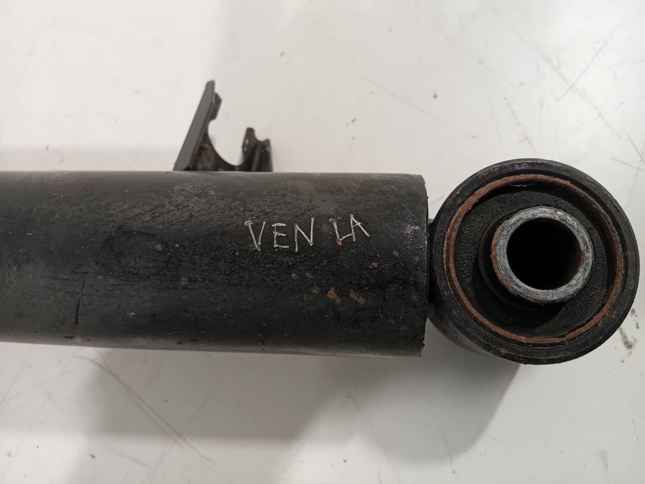 Schokbreker links achter BMW X5 shock absorber single usado en Menorca foto 5