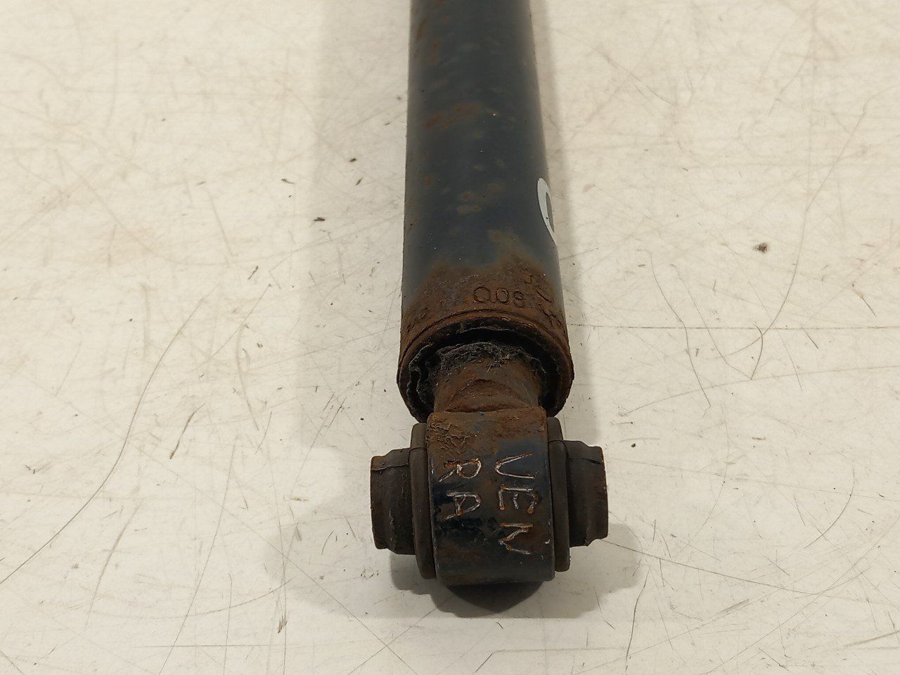 Schokbreker rechts achter Mercedes-Benz E-Clase shock absorber single usado en Menorca foto 3