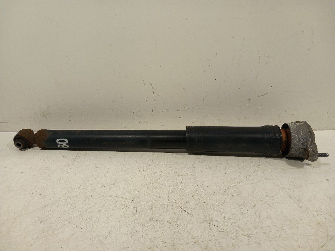 Schokbreker rechts achter Mercedes-Benz E-Clase shock absorber single usado en Menorca