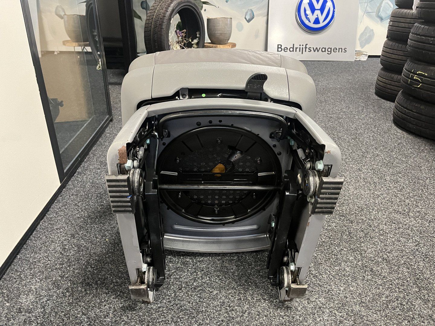 Volkswagen Multivan / Transporter draaistoel bijrijders stoel Luxe stoel Passagiersstoel Draai plato Comfortstoel Stoel Stoelen Lendesteun Armsteun Passagierstoel Bijrijderstoel Bestuurderstoel seat single usado en Menorca foto 7