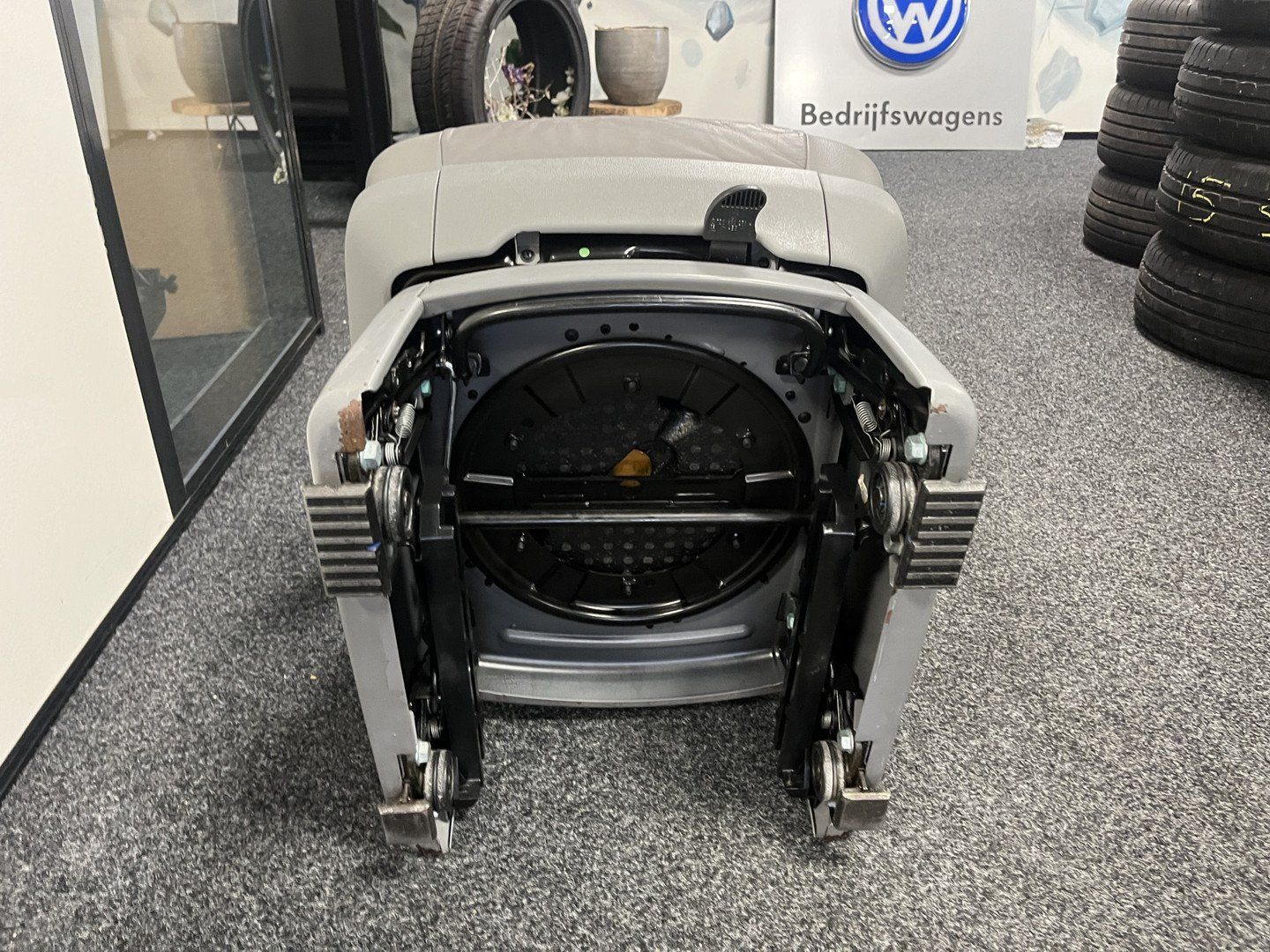 Volkswagen Multivan / Transporter draaistoel bijrijders stoel Luxe stoel Passagiersstoel Draai plato Comfortstoel Stoel Stoelen Lendesteun Armsteun Passagierstoel Bijrijderstoel Bestuurderstoel seat single usado en Menorca foto 6