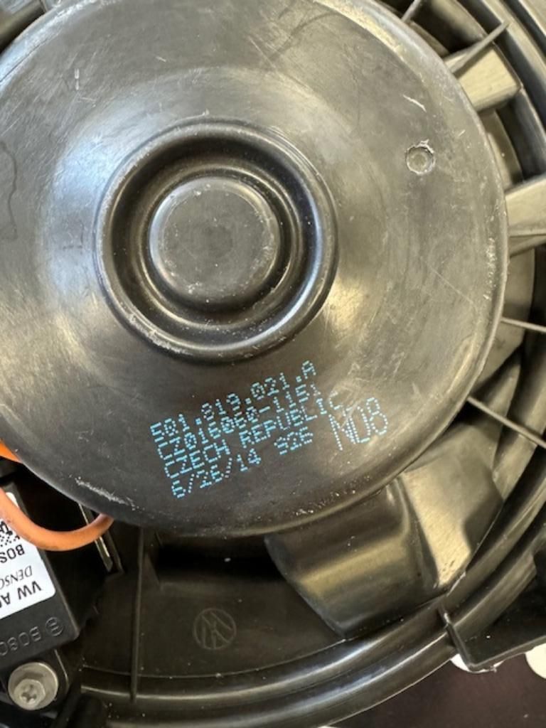 Volkswagen Seat Skoda Audi Aanjager Kachel Motor 5Q0907521 heater engine booster usado en Menorca foto 6
