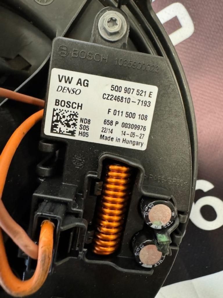 Volkswagen Seat Skoda Audi Aanjager Kachel Motor 5Q0907521 heater engine booster usado en Menorca foto 5