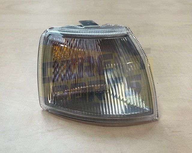 Opel Vectra A (10/92-) knipperlicht Rechts wit MQ+ OQB2102R Oldtimer RESTPARTIJ! blinker single usado en Menorca