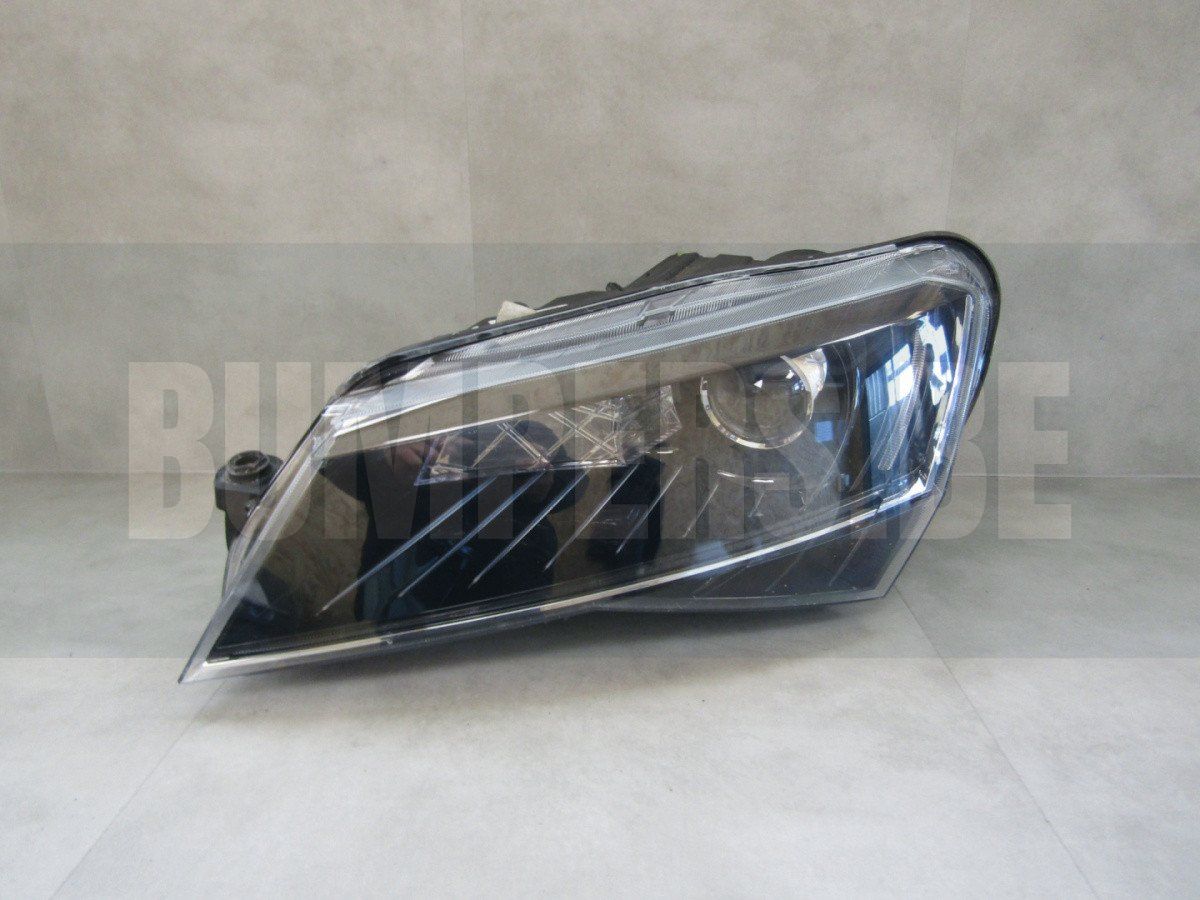 KOPLAMP SKODA SUPERB 3 III 3V1 XENON 15-19 3V1941015B Links headlight mechanism usado en Menorca