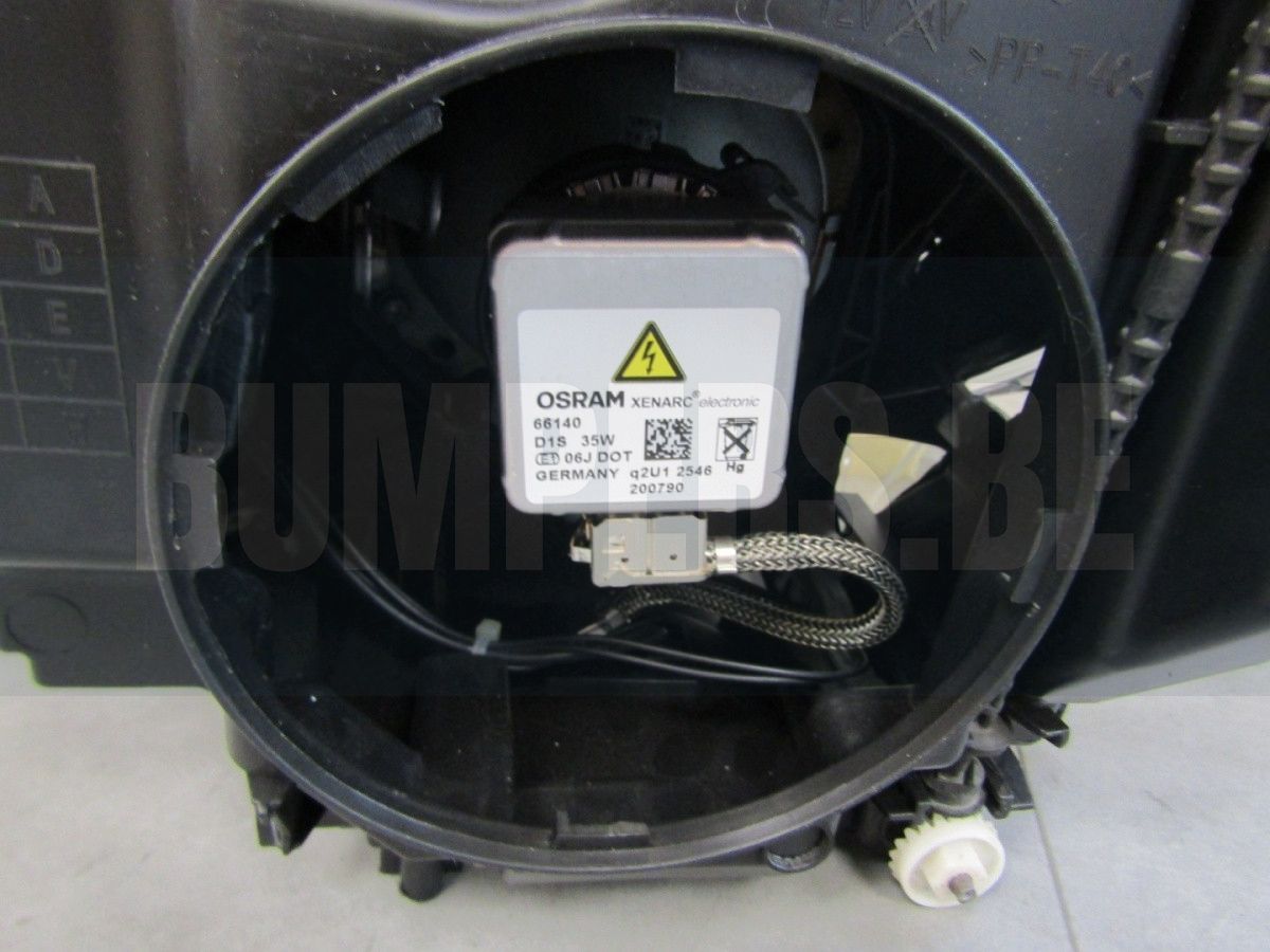 KOPLAMP MERCEDES A Clase W176 NIET-KIJKEND XENON 12-15 LH A1768201261KZ S2144/K1/3D head lamp single usado en Menorca foto 2