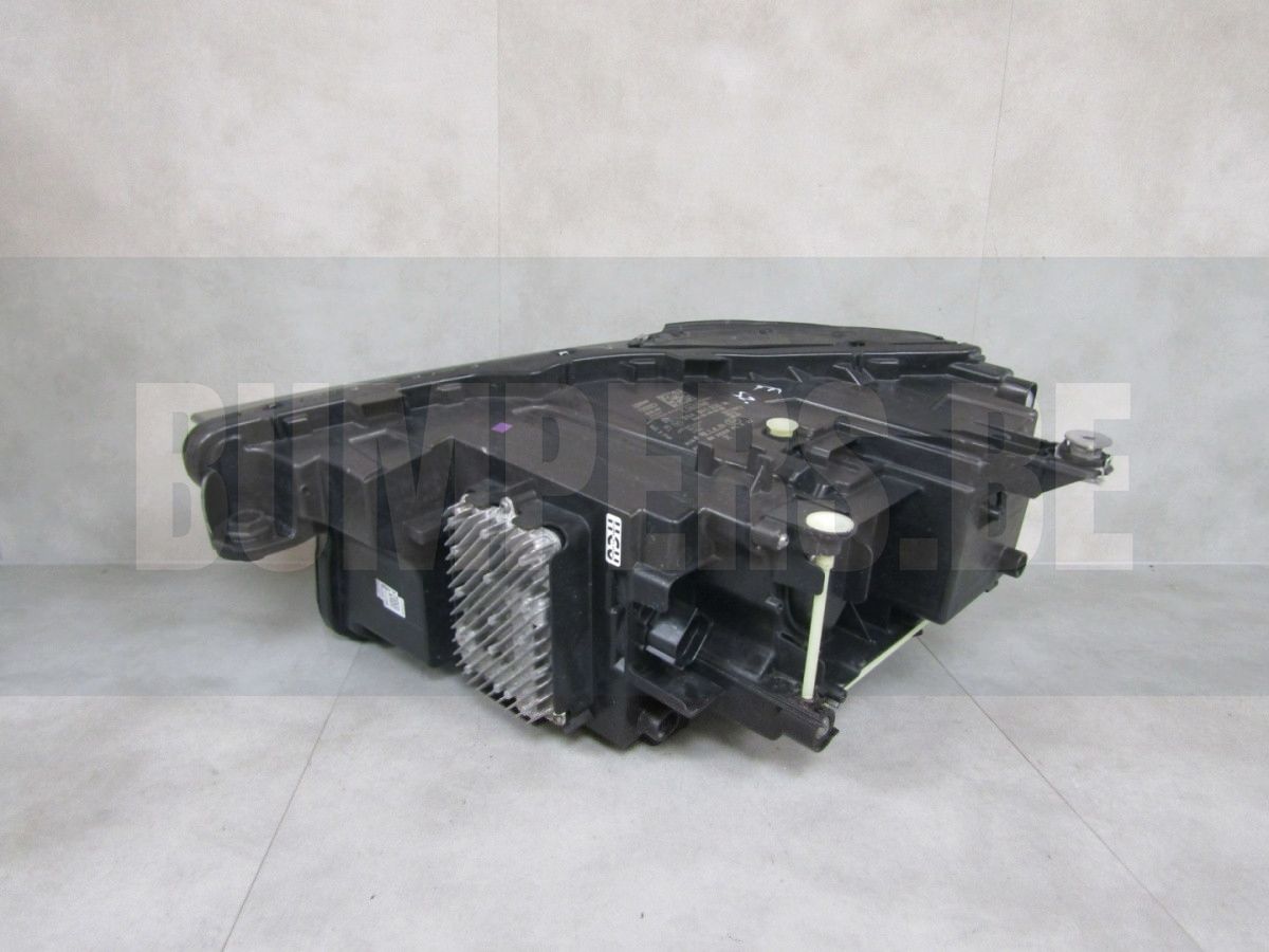 KOPLAMP AUDI Q4 ETRON VOLLEDIGE LED MATRIX RECHTS 21-24 89A941036M S2169/K1/8D head lamp single usado en Menorca foto 3