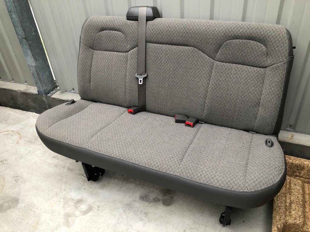Universele achterbank dubbelcabine - 3 Persoons! backseat usado en Menorca foto 2