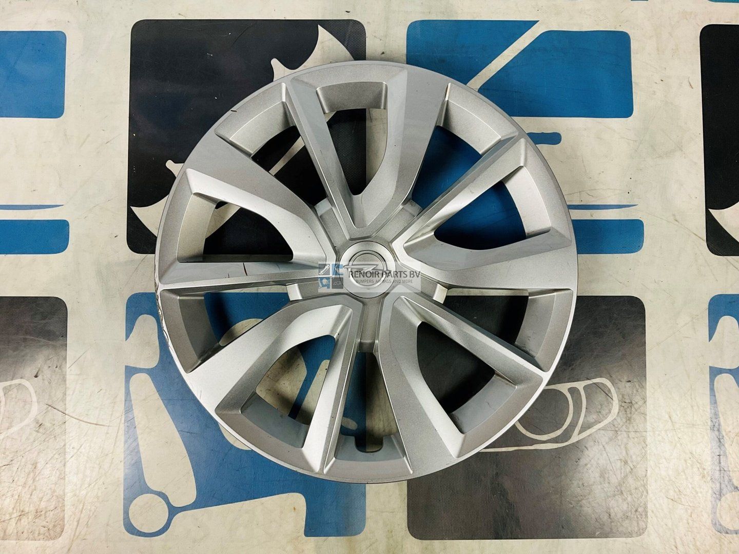 Velg Opel Corsa F 16 inch 9832850380 Cover Wieldop 2-D6-6919A car lamp set universal usado en Menorca