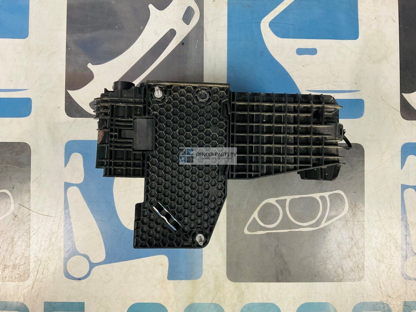 Accubak Peugeot 208 Opel Corsa F 9823533180 2020-2022 2-D6-6918A battery container battery holder usado en Menorca