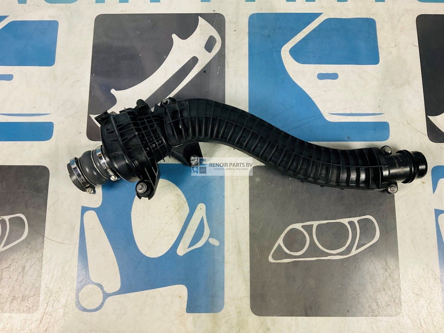 Intercooler Slang W177 W118 W247 A6540942200 / Q02 2-D6-6922A air conditioning hose usado en Menorca