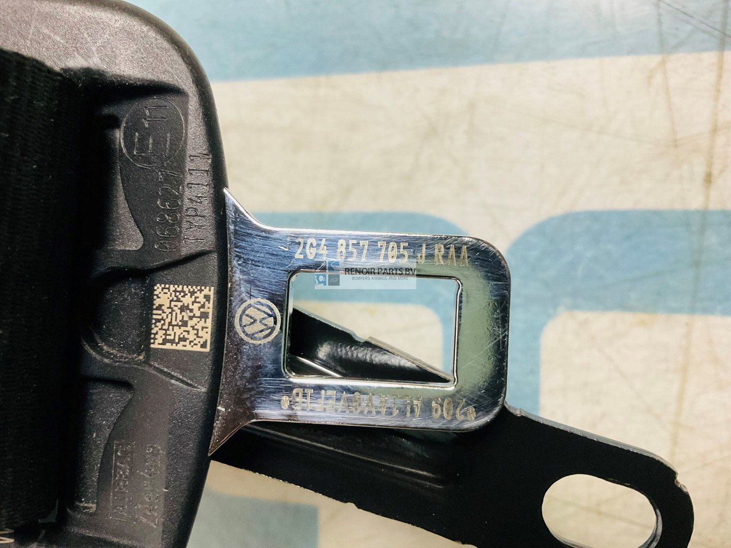 Gordels Volkswagen Polo 2G Dubbele Stekker 2G4857705J Gordelspanners 3-A1-7100 seatbelt complete set usado en Menorca foto 3