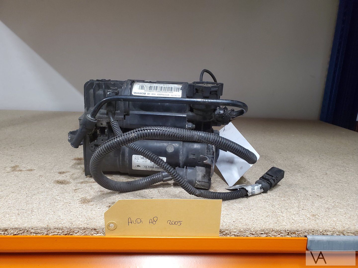 Audi A8 2002 - 2010 compressor luchtvering 4e0616005d €200 compressor air pump suspension usado en Menorca