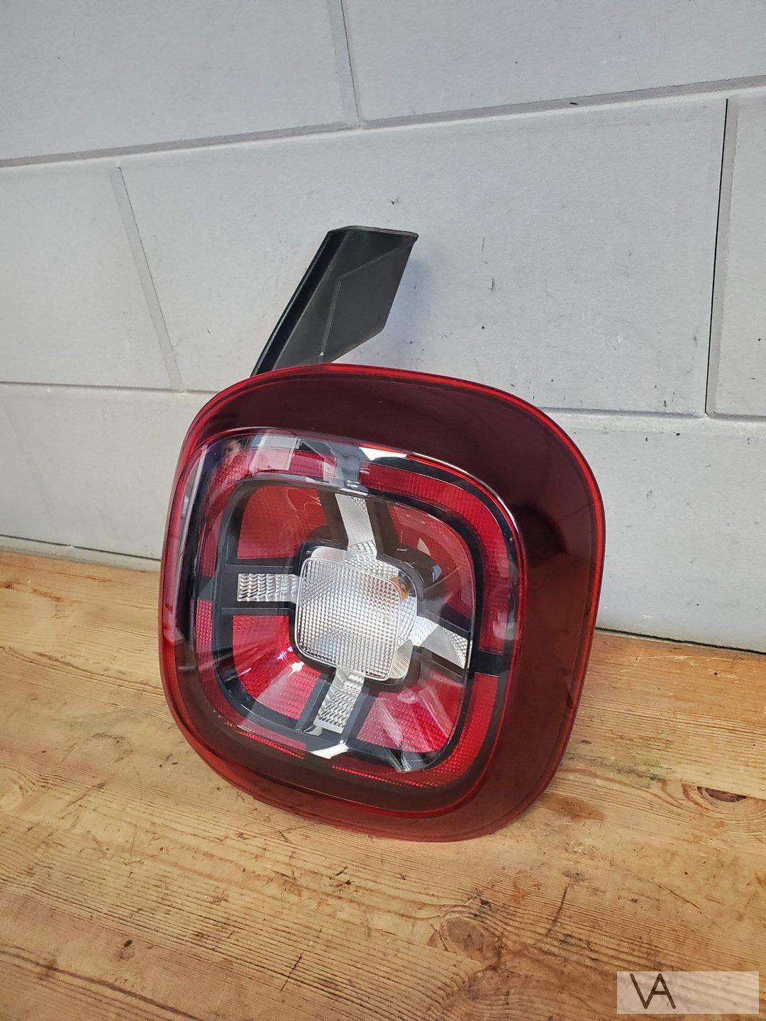 Dacia Duster 2018 - 2024 achterlicht rechts nette staat €100 tail light single usado en Menorca foto 2