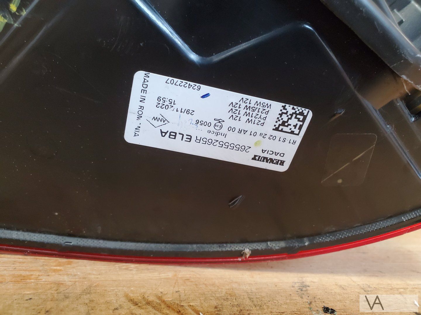 Dacia Sandero 2021 - 2024 achterlicht links schadevrij €100 tail light single usado en Menorca foto 4