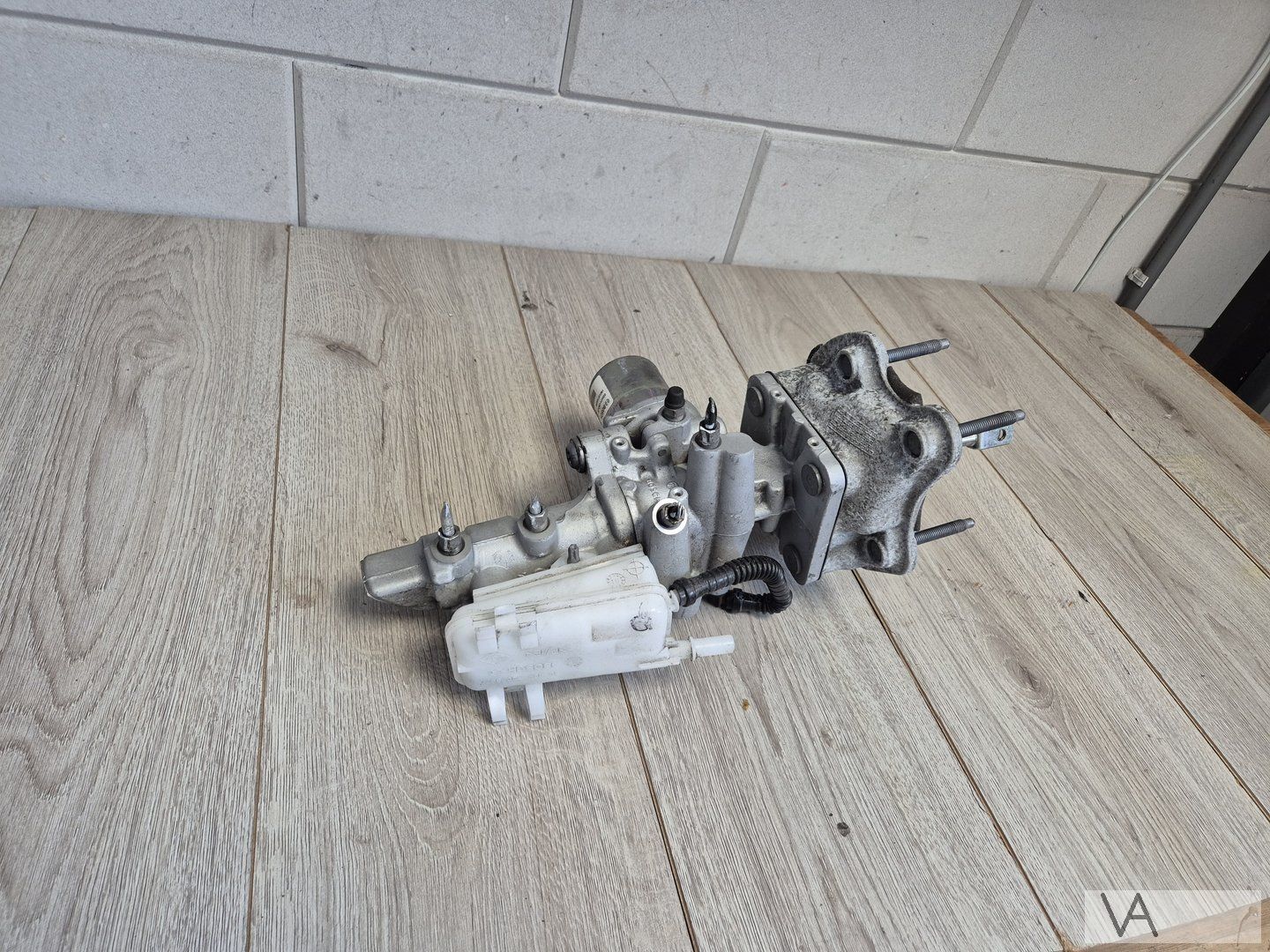 Renault Zoe 2012 - 2020 hoofdremcilinder met rembekrachtiger brake booster with master cylinder usado en Menorca