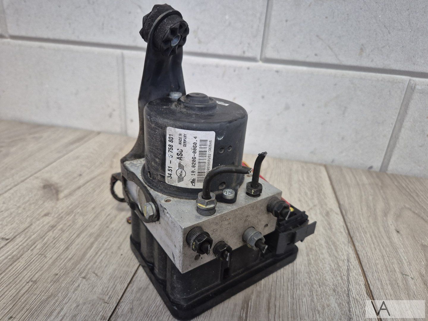 Mini R50 R53 2000 - 2006 abs pomp 6758801 €200 One / Coper abs pump usado en Menorca foto 3