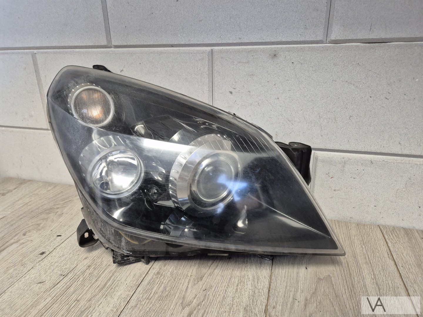 Opel Astra H 2004 - 2010 koplamp rechts xenon met bochtlicht head lamp single usado en Menorca foto 4