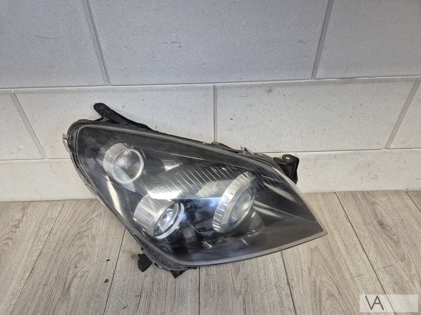 Opel Astra H 2004 - 2010 koplamp rechts xenon met bochtlicht head lamp single usado en Menorca foto 3