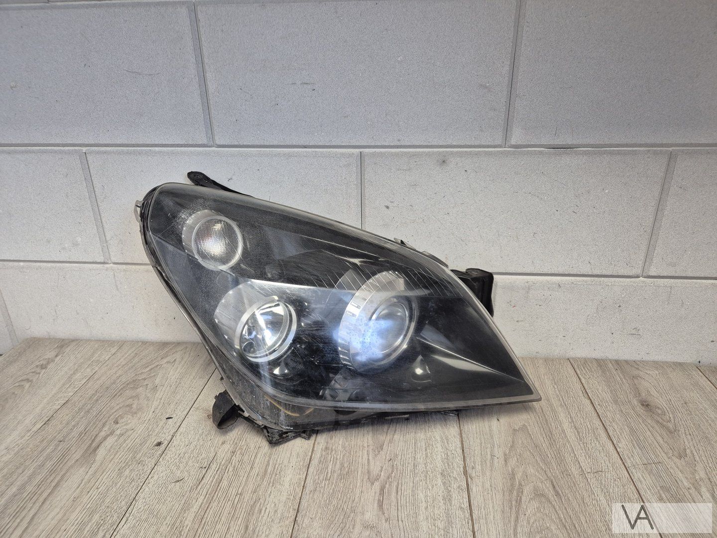 Opel Astra H 2004 - 2010 koplamp rechts xenon met bochtlicht head lamp single usado en Menorca