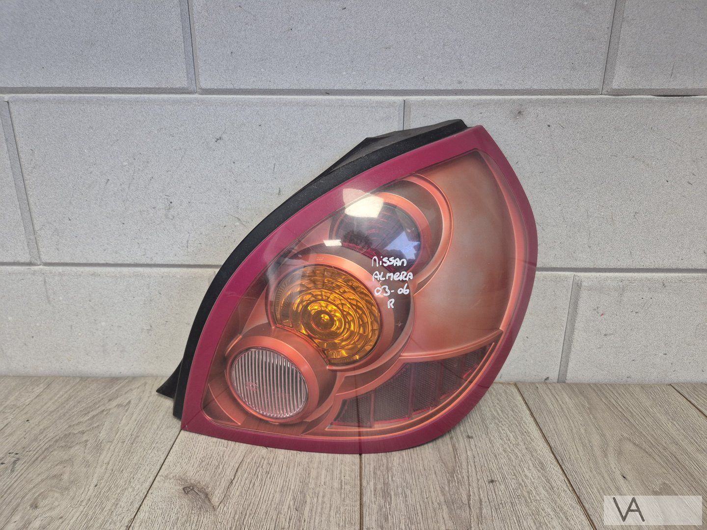 Nissan Almera hatchback 2003 - 2007 achterlicht rechts €150 tail light single usado en Menorca