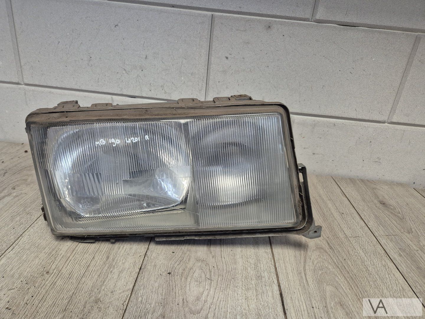 Mercedes 190 W201 1983 - 1993 koplamp rechts 1305620535 €100 head lamp single usado en Menorca foto 3