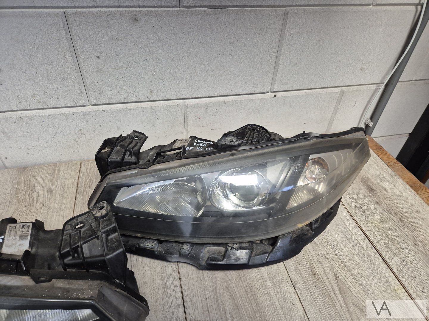 Renault Laguna 2 2005 - 2008 koplamp XENON links rechts €75 head lamp single usado en Menorca foto 3