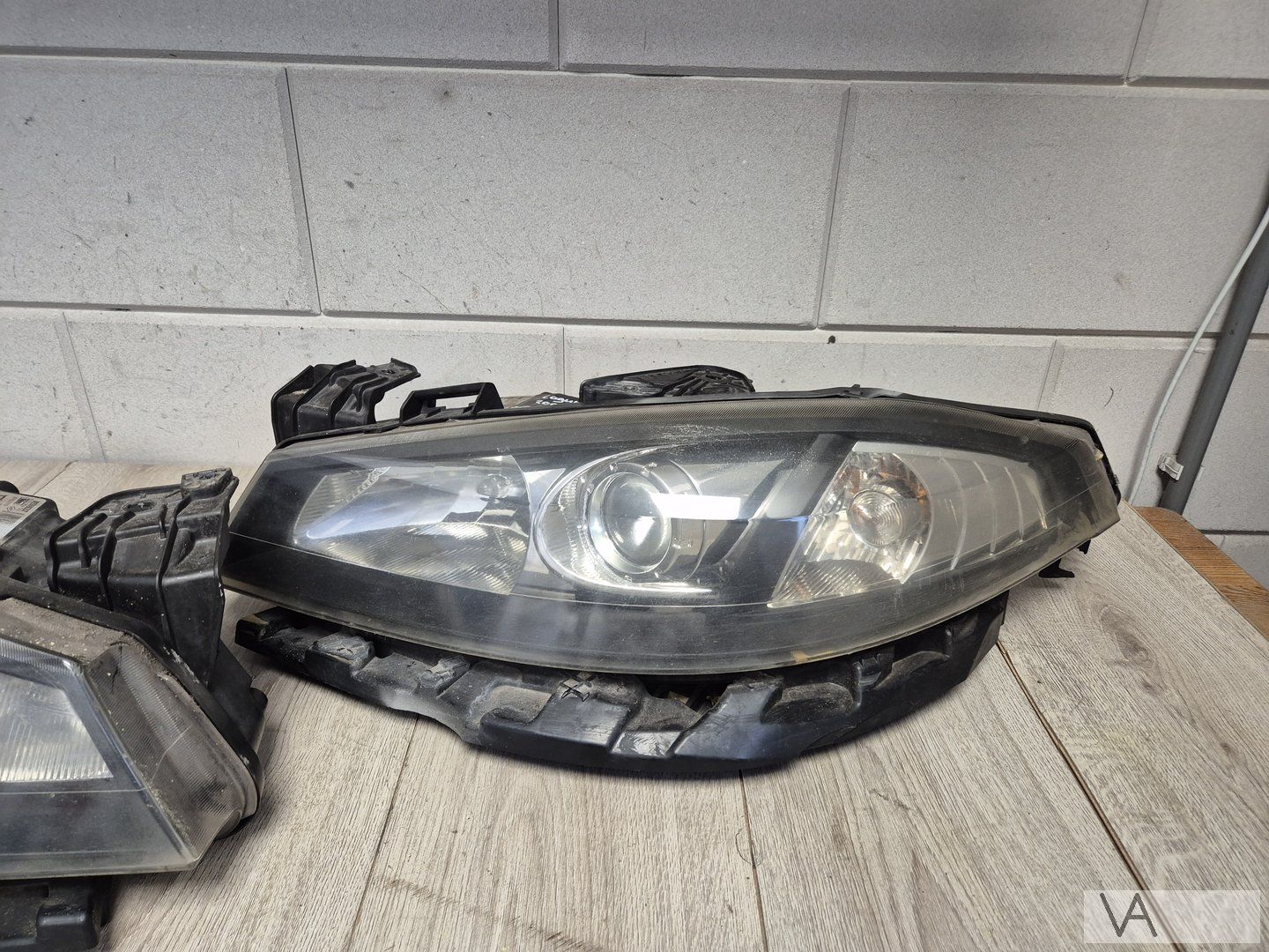Renault Laguna 2 2005 - 2008 koplamp XENON links rechts €75 head lamp single usado en Menorca foto 2