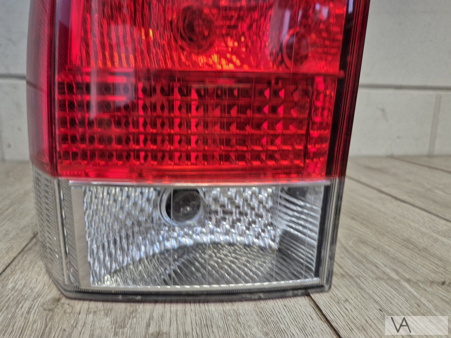 Volvo V70 2004 - 2007 achterlicht links facelift nuevoSTAAT tail light single usado en Menorca foto 3