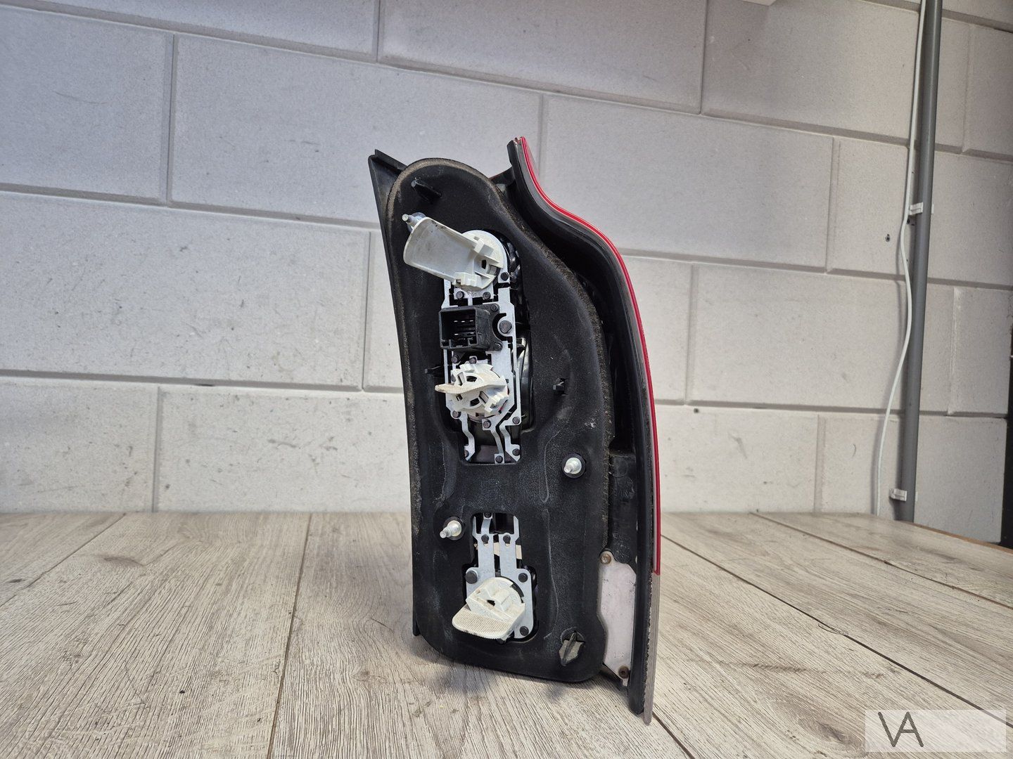 Volvo V70 2004 - 2007 achterlicht links facelift nuevoSTAAT tail light single usado en Menorca foto 4