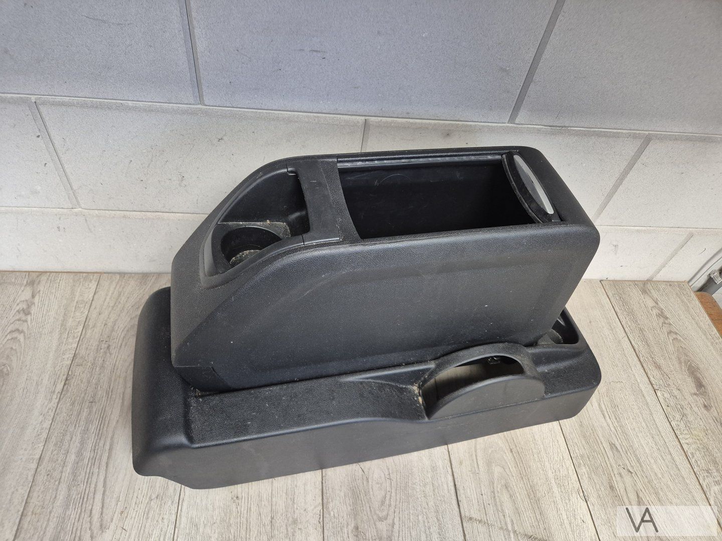Peugeot Partner / Citroen Berlingo middenconsole armsteun arm rest usado en Menorca foto 2