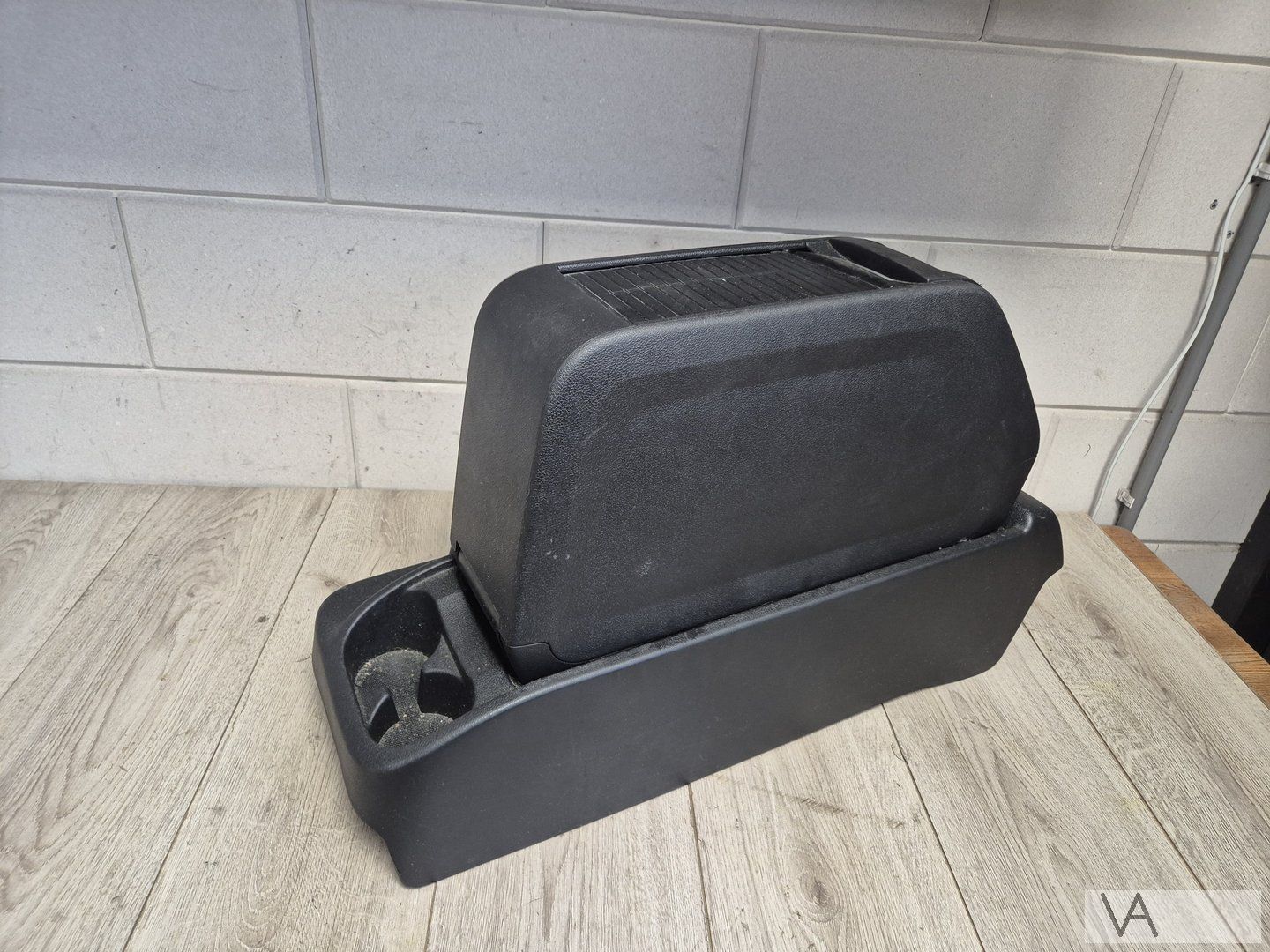 Peugeot Partner / Citroen Berlingo middenconsole armsteun arm rest usado en Menorca foto 4