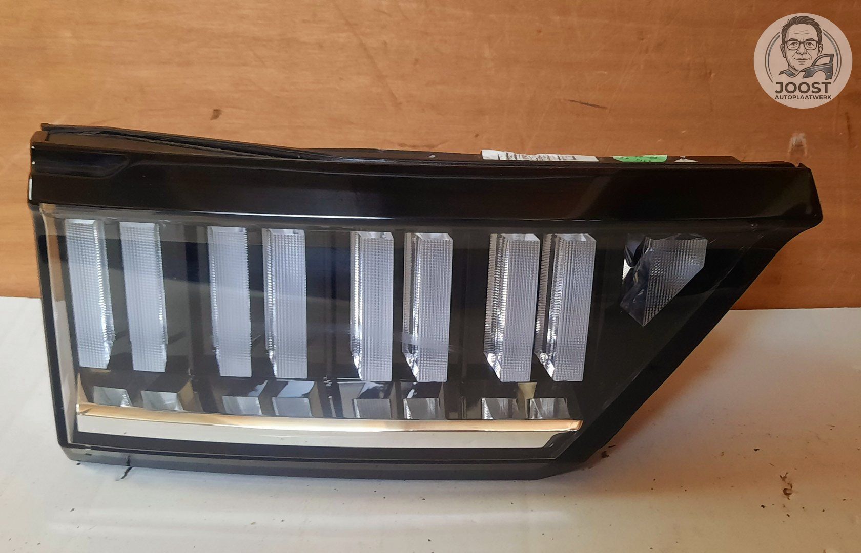 Achterlicht links orgineel Lynk and Co 01 8888077997 tail light single usado en Menorca