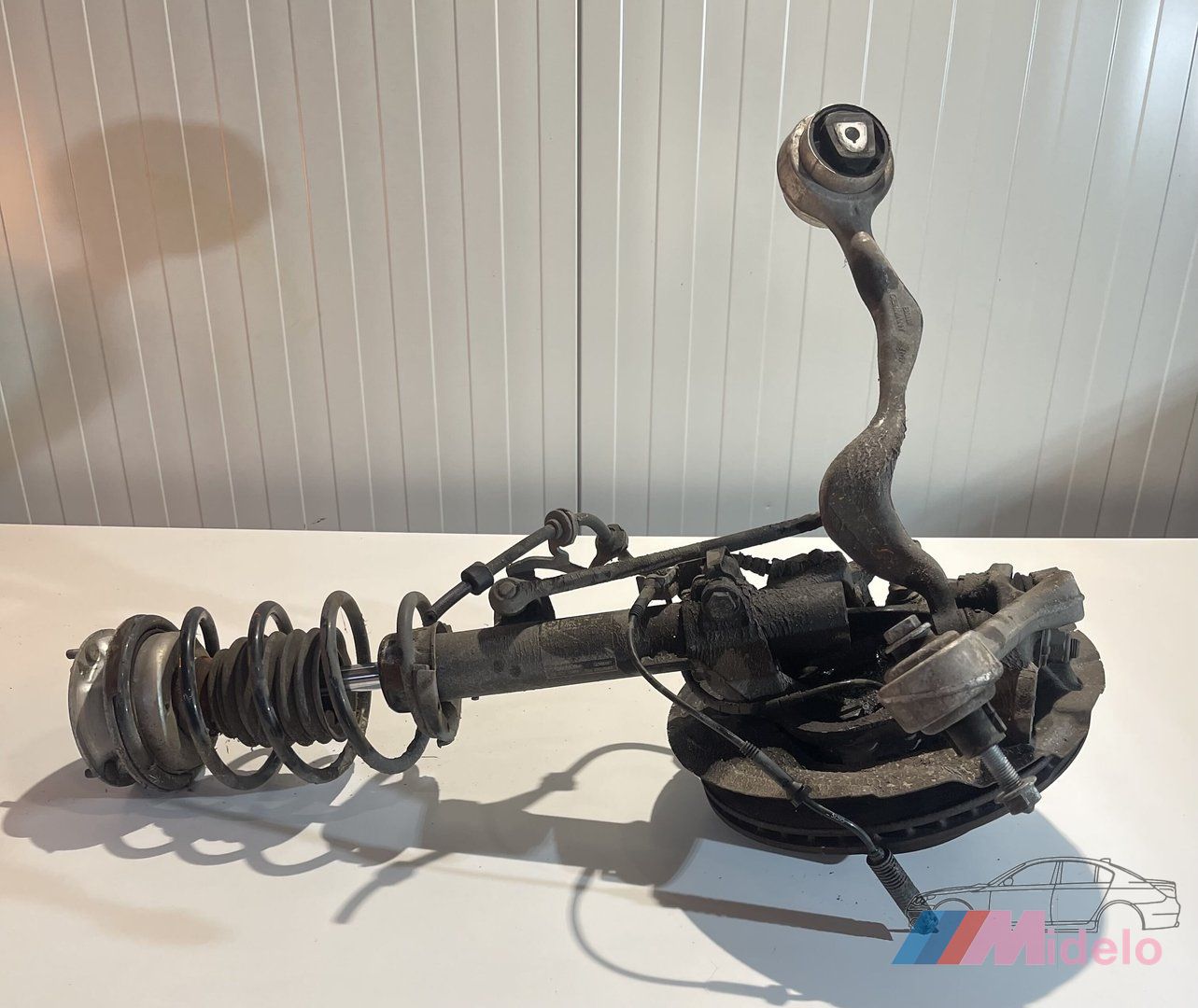 BMW E87 VEERPOOT RECHTS VOOR strut complete single usado en Menorca