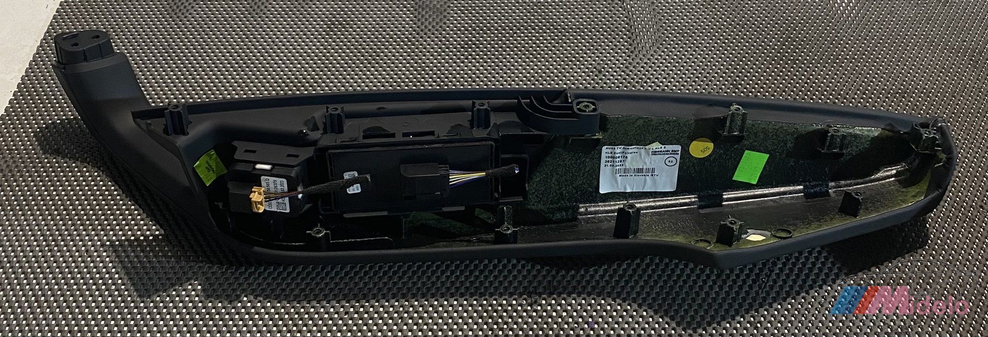 AUDI A5 ARMSTEUN LINKS VOOR 8W0867173A arm rest usado en Menorca foto 3