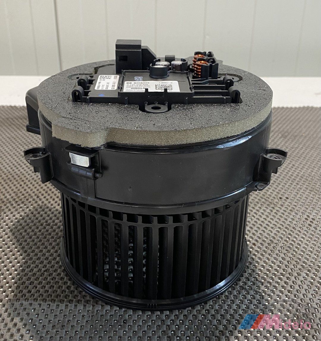 VW GOLF VII KACHEL VENTILATIEMOTOR F011500123 heater engine booster usado en Menorca