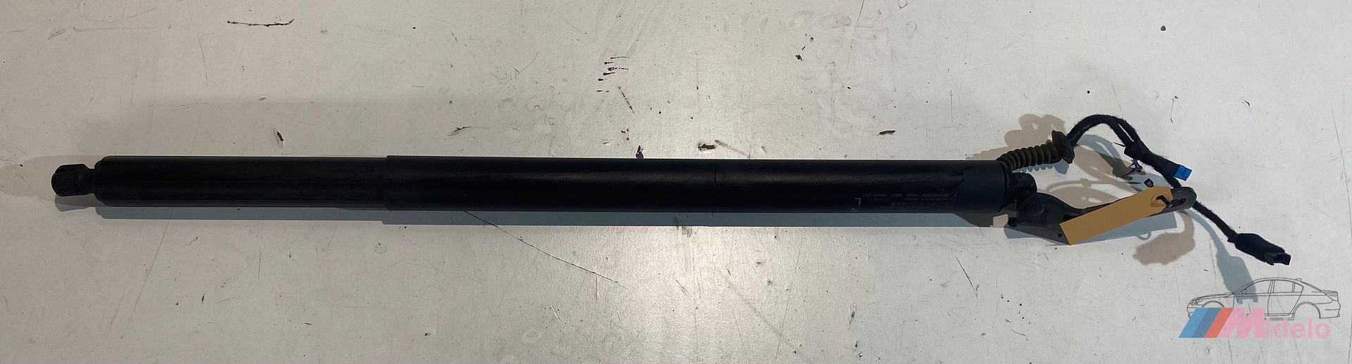 BMW F40 ACHTERKLEP VEER LINKS 17893910 gas spring gas spring dampers rear lid single usado en Menorca
